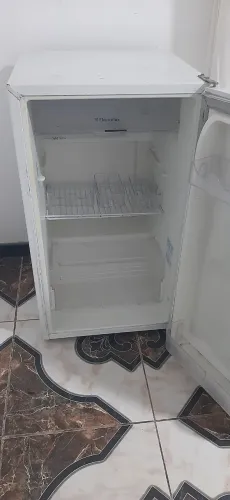 Frigobar Electrolux 122L