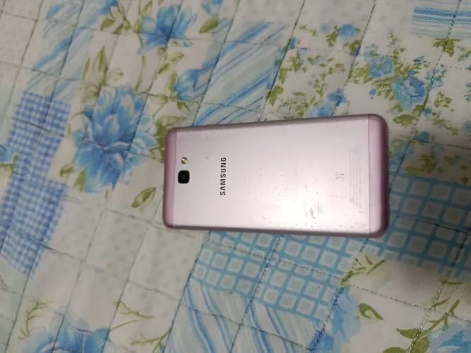 Samsung J7 