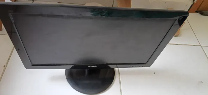 Monitores AOC e Philips 