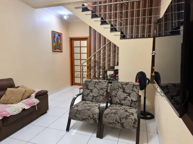 Casa Sobrado - Jardim Oriente - 3 Dormitórios - 141m².