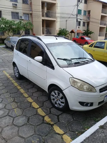 Fiat Idea Attractive 1.4 Fire Flex 8V 5P 2013