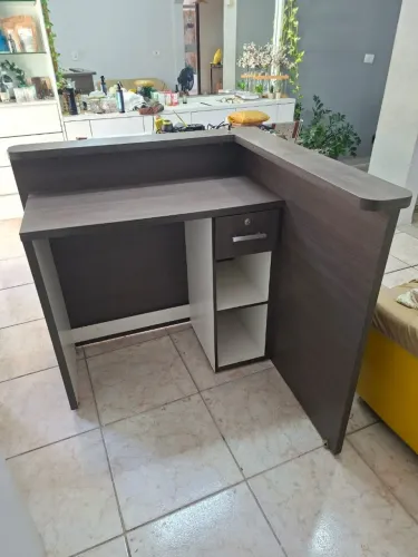 Balcão recepção em L.