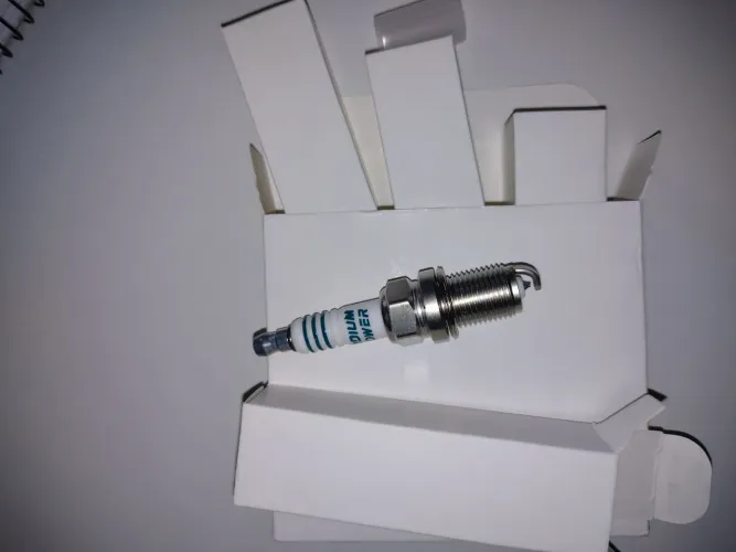 Velas de Iridium, serve para vários modelos de carros.