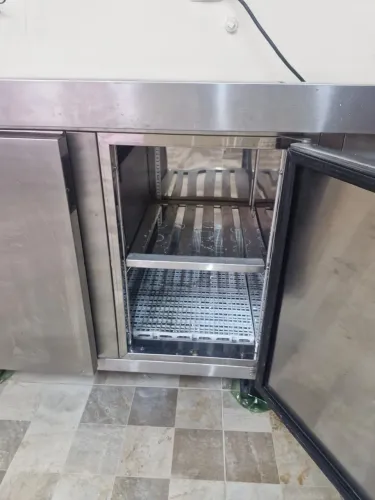 Vende-se balcão de serviço refrigerado