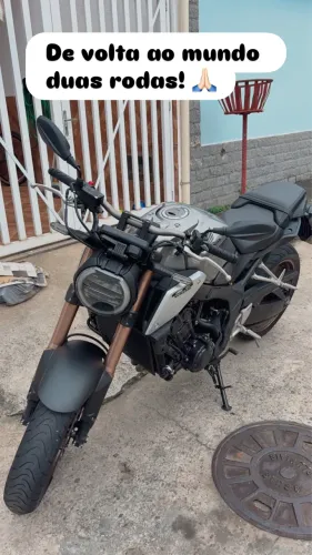 Honda CB 650R 2021 | Apenas 14.000 km