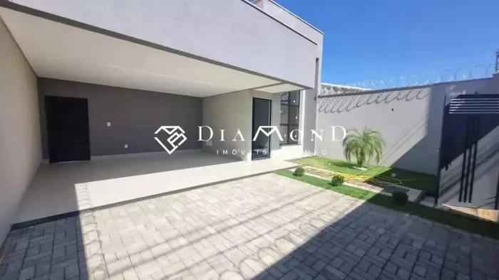 Casa à venda no Novo Mundo | 3 quartos, 2 suítes e área gourmet com churrasqueira