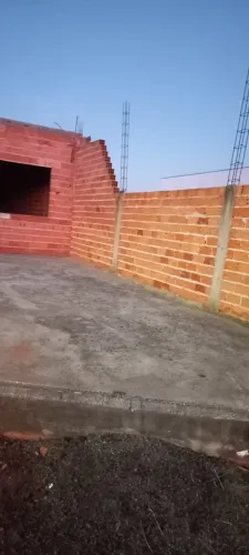  Vendo Construção de Casa Térrea 184,58 m²-Pronta para Acabamento -104,59 m² de Área Livre