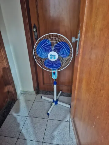Ventilador 3 meses de uso!! Não entrego e não parcelo pela olx!! 67 9. *