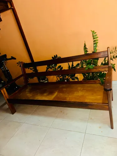 Vendo Sofá de Madeira 
