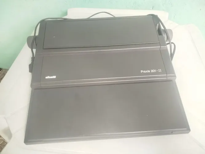 Máquina de Escrever Olivetti