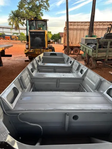Barco e motor 