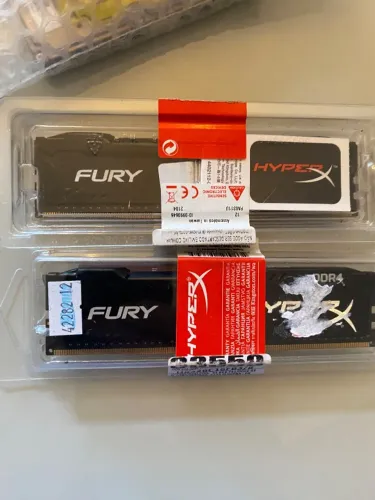 memoria fury hyperx 8gb ddr4 (Não sei se funciona - A NEGOCIAR) 