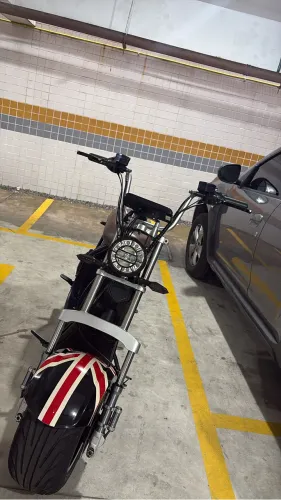 Scooter elétrica Inglaterra preto