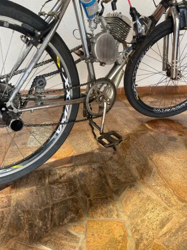 Vendo motorizada 80cc boa