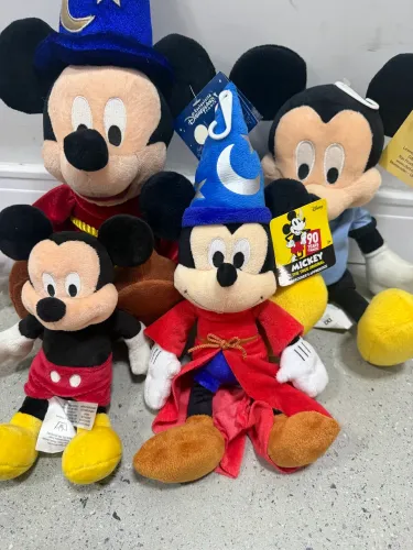 Coleção pelúcias - Mickey importado - EUA , França e Uruguai 