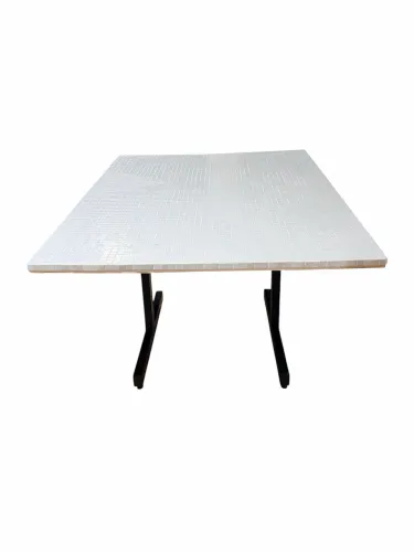 Mesa de jantar 105 x 150 - tampo em pastilha de vidro