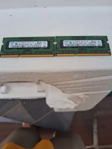 Memória Samsung M471B5773DH0?CH9 (2?GB DDR3?1333 SO?DIMM)