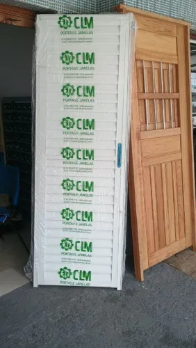 Porta de Alumínio Branco Sob Encomenda