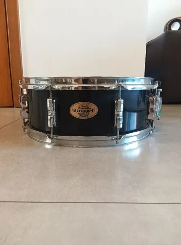 ## Caixa de bateria Pearl Target, 14x5,5, totalmente funcional, excelentes condições!!!