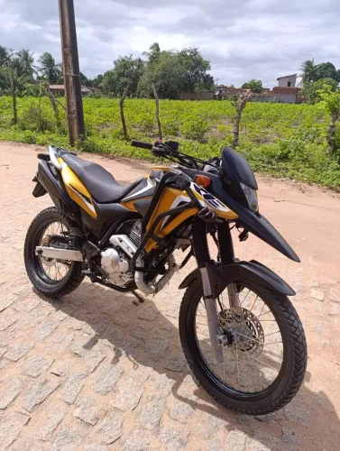 Xre 300  moto boa sem nada pra fazer, moto pra pessoas exigente 
