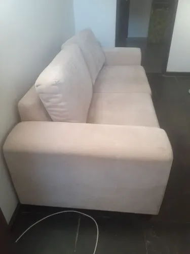Vendo   lindo   sofá..  veludo  Suedd..Re
