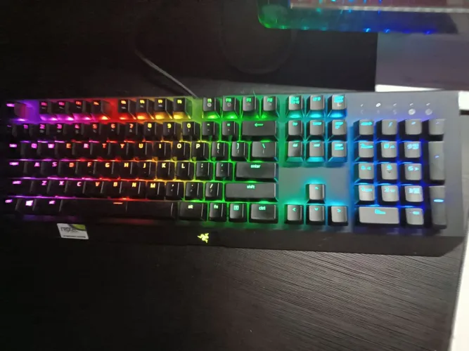 Teclado mecânico Razer Blackwidow X Chroma