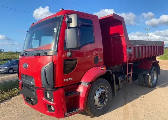 Ford cargo 1519 4x2 2015 caçamba