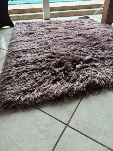 Tapete peludo 1,5 X 2,00 marrom