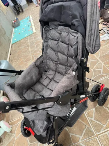 Carinho de bebê bambinelli fox reclinável semi novo