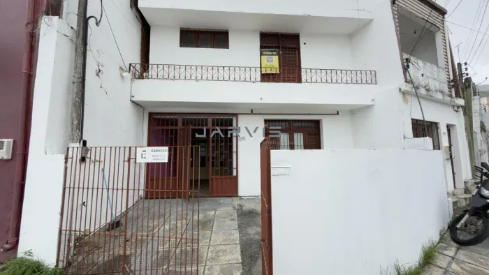 CASA NO CENTRO | 272m² | 2 PAVIMENTOS | PRÓX.A SANTA CASA | PONTO COM. OU RESID.