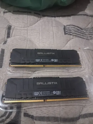 ?Kit Memória RAM Crucial Ballistix 8GB (2x4GB) DDR4 2400MHz - Preta