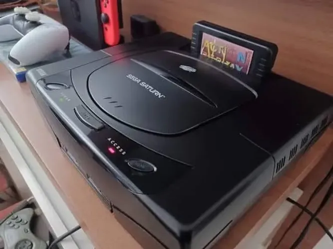 Console Sega Saturn Americano Preto - 32 Bits Clássico (Usado em Excelente Estado!)