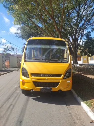 Micro ônibus Iveco 2015/2015