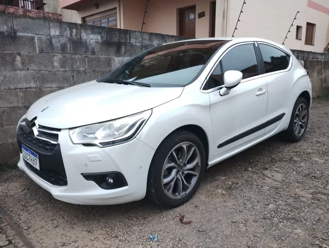 Citroen DS4 1.6 Turbo 16V 5P Aut. 2013