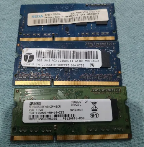 tres pente de momoria ram de notebook ddr3 2 gbs
