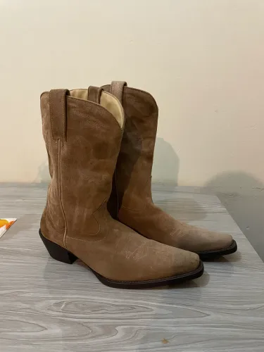 Bota feminina de couro - cano médio