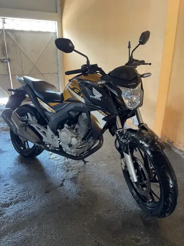 VENDO HONDA CB 250F TWISTER 2020