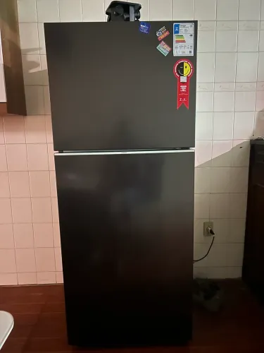 Vendo geladeira Samsung semi nova 