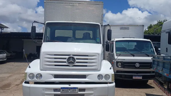 Mercedes 12.18 Ano 2001