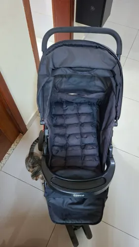 Vendo carrinho de bebê