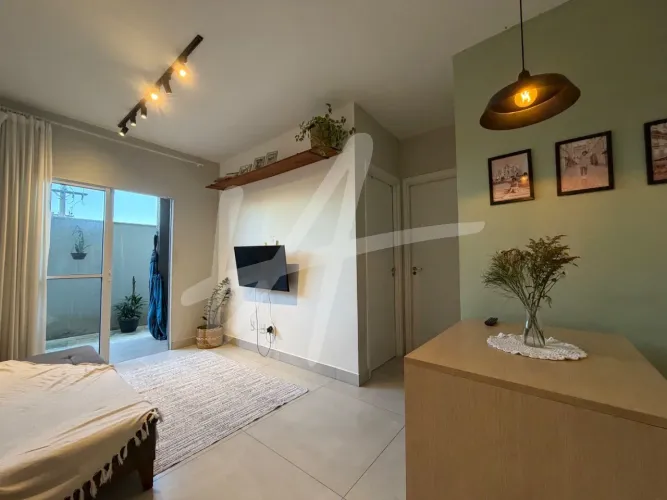Apartamento térreo com quintal à venda por R$350.000