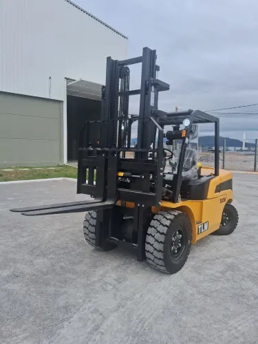 Empilhadeira TLM 50T
