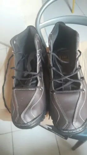 Bota marrom n° 41