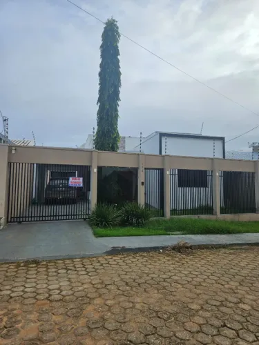 Casa 3 quartos + edícula com suíte + area gourmet + energia solar
