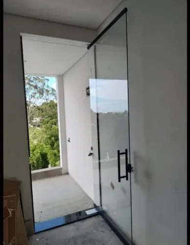Portas de vidros. Fábricamos port medidas estamos. Disponível *51