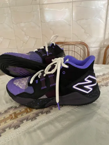 Tênis New balance, edição limitada