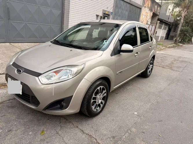Ford Fiesta Sedan SE 1.6 16V Flex 4P 2014