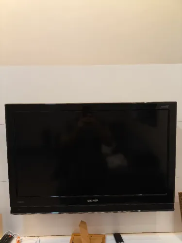 TV LCD 32 + MI BOX...