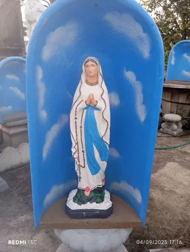 Imagem engraçada de Lourdes 60 cm