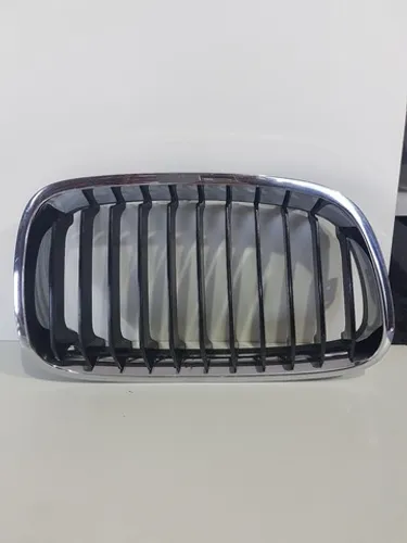 Grade com 11 filetes BMW 116i 2012 a 2014